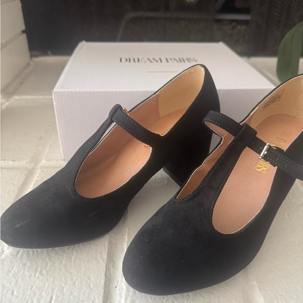 Dream Paris size 6.5- Low Chunky Heels for Women T-Strap Mary Jane Pump